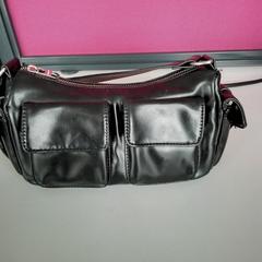 Hordtáska, amint azt Twisto az iLost segítségével jelentette.