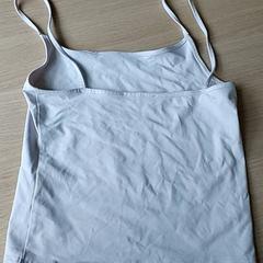 Kleding - Topje, a été signalé par Centraal magazijn utilisant iLost