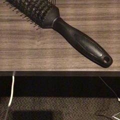 Spazzola per capelli Zwart, come riportato da Van der Valk Hotel Zwolle utilizzando iLost