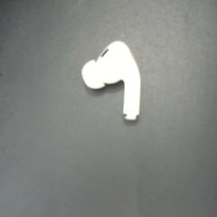 Earphone, as reported by Agence Azalys using iLost