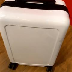 スーツケース がiLostで Arriva Limburg Noord によって報告されました