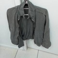 Jaqueta bomber, segons ha informat ilévia mitjançant iLost