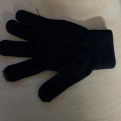 Glove, as reported by Pathé Utrecht Leidsche Rijn using iLost