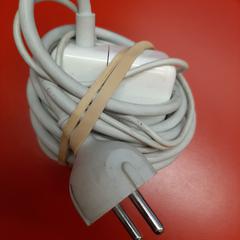 Oplader, zoals gemeld door UvA REC met iLost