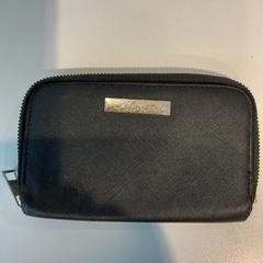 Portfel Op naam van Peilane, zgłoszono przez Gemeente Amsterdam przy użyciu iLost