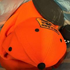 Bunt med klær, som rapportert av Ramada by Wyndham Amsterdam Airport Schiphol ved bruk av iLost