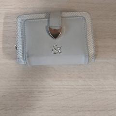 Portemonnee Leke Akem がiLostで Centraal magazijn によって報告されました