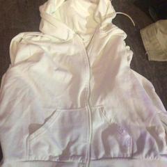 Colete Wit, como reportado por De Heeren van Aemstel utilizando o iLost