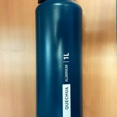 Drinkfles // water bottle, a été signalé par Vrije Universiteit Brussel (VUB) utilisant iLost