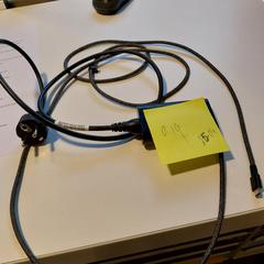 Laddare för bärbar dator zwart, rapporterat av Cursus en vergadercentrum Domstad med iLost