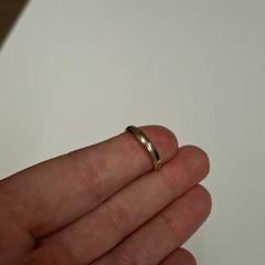 Fede Dore avec date et initiales, come riportato da IKEA Rouen Tourville-La-Rivière utilizzando iLost