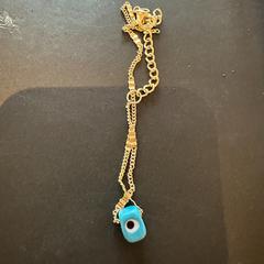 Bracelet, a été signalé par Conscious Hotel Westerpark utilisant iLost