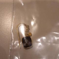 Bitxiak Hanger oor goudkleurig steentje, gisa salatu by LUMC iLost erabiliz