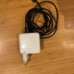 Adaptér, jak nahlášeno Amsterdam ID Aparthotel pomocí iLost