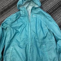 Regenjas blauw, como reportado por Arriva Vechtdallijnen utilizando o iLost