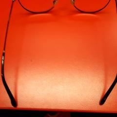 Óculos, como reportado por UvA REC utilizando o iLost