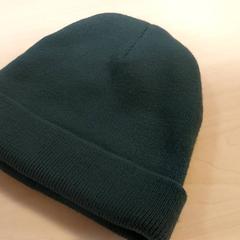 Kleding - Muts groen, amint azt Regio Oost-Vlaanderen az iLost segítségével jelentette.