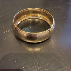 Joieria & Polsera Gouden Armband, segons ha informat Van der Valk Hotel Amsterdam-Amstel mitjançant iLost