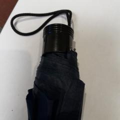 Klappschirm bleu marine, gemeldet von TCL über iLost