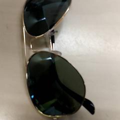 Lentes, segundo informou Regio Antwerpen - Brussel usando iLost