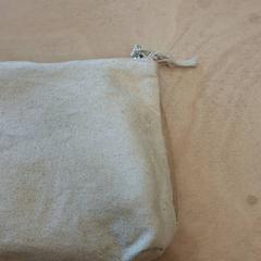 Bossa d'embragatge, segons ha informat IKEA Lyon Grand Parilly mitjançant iLost