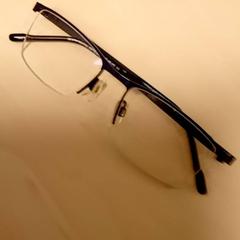 Bicchieri Black, come riportato da Mövenpick Hotel Amsterdam City Centre utilizzando iLost