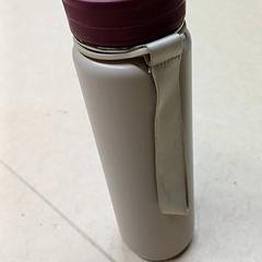 Láhev na pití, jak nahlášeno Qbuzz GD Groningen Peizerweg pomocí iLost