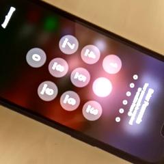 Mobilní telefon, jak nahlášeno Mövenpick Hotel Amsterdam City Centre pomocí iLost