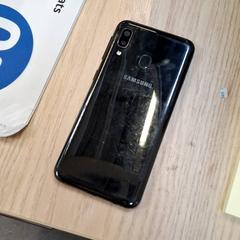 Telefon komórkowy Samsung, zgłoszono przez IKEA Villiers-sur-Marne przy użyciu iLost