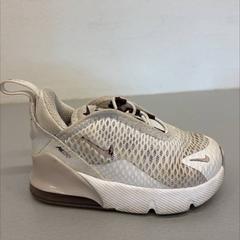 Sneaker, rapporterat av IKEA Sørlandet med iLost