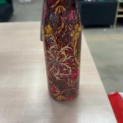 İLost kullanarak IKEA Utrecht tarafından bildirildiği gibi Su şişesi Bloemen patroon