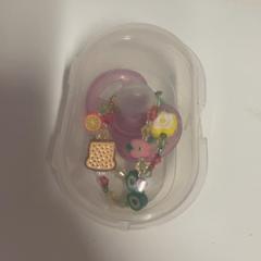 Pezón Paarse speen in een doorzichtige doosje, ha sido reportado por IKEA Utrecht con iLost