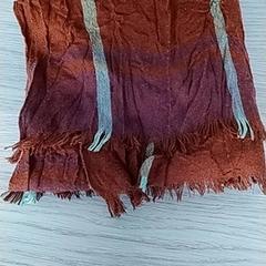 Scialle Blauw geel bordeaux, come riportato da Centraal magazijn utilizzando iLost