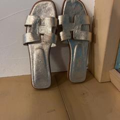 Sandal, as reported by Familie Resort Molenwaard using iLost