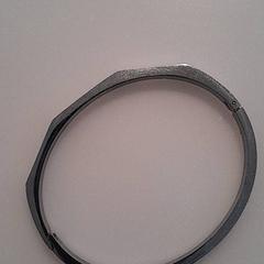 Armband Zilverkleurige, zoals gemeld door H’ART Museum met iLost