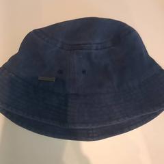 Bucket hat & Hat Donkerblauw spijkerstof, as reported by Van der Valk Hotel Woerden using iLost