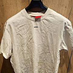 Camiseta, segundo informou Van der Valk Hotel Apeldoorn - De Cantharel usando iLost