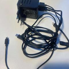 Adapter Voomy reisstekker, gemeldet von Cursus en vergadercentrum Domstad über iLost