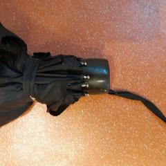 مظلة قابلة للطي NOIR، كما تم الإبلاغ عنه بواسطة TCL عبر iLost