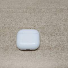 Elettronica - Earpod etui wit, come riportato da Regio Oost-Vlaanderen utilizzando iLost