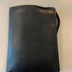 Wallet Lasnyi, Oekraïne, as reported by Gemeente Amsterdam - Bureau Gevonden Voorwerpen using iLost