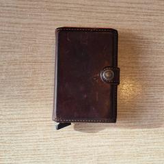 Carteira Ntarwoba, segundo informou Regio West-Vlaanderen usando iLost