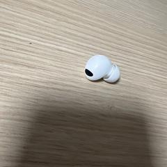 White AirPod, jak bylo nahlášeno na iLost