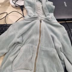 Hettegenser barn, amint azt IKEA Åsane az iLost segítségével jelentette.