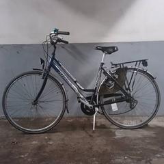 レディースバイク Minerva-Multicross Blauw-zwart-zilver がiLostで Fietsdepot Hasselt によって報告されました