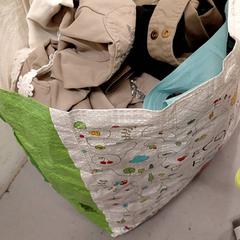 Bag Plusieurs vêtements enfants, som rapportert av IKEA Marseille - Vitrolles ved bruk av iLost