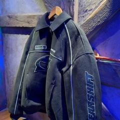 Dzseki Black, amint azt Club Nyx/Exit Café az iLost segítségével jelentette.