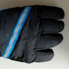 Klær - handschoenen, som rapportert av Regio Antwerpen - Brussel ved bruk av iLost