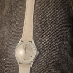 wit horloge, som rapportert til iLost