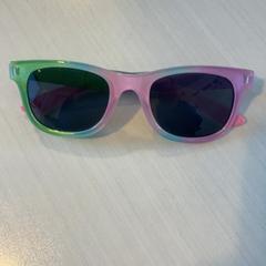 Óculos de sol, como reportado por Madurodam utilizando o iLost